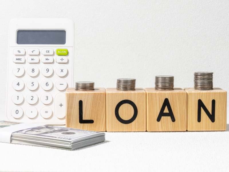 लोन ले सकते हैं